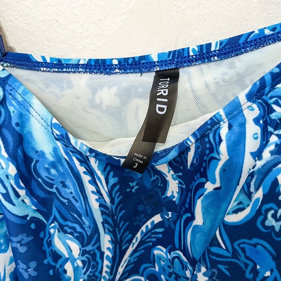 Torrid Blue White Floral Ruffle Bikini Top Bra 3X - Picture 2 of 5